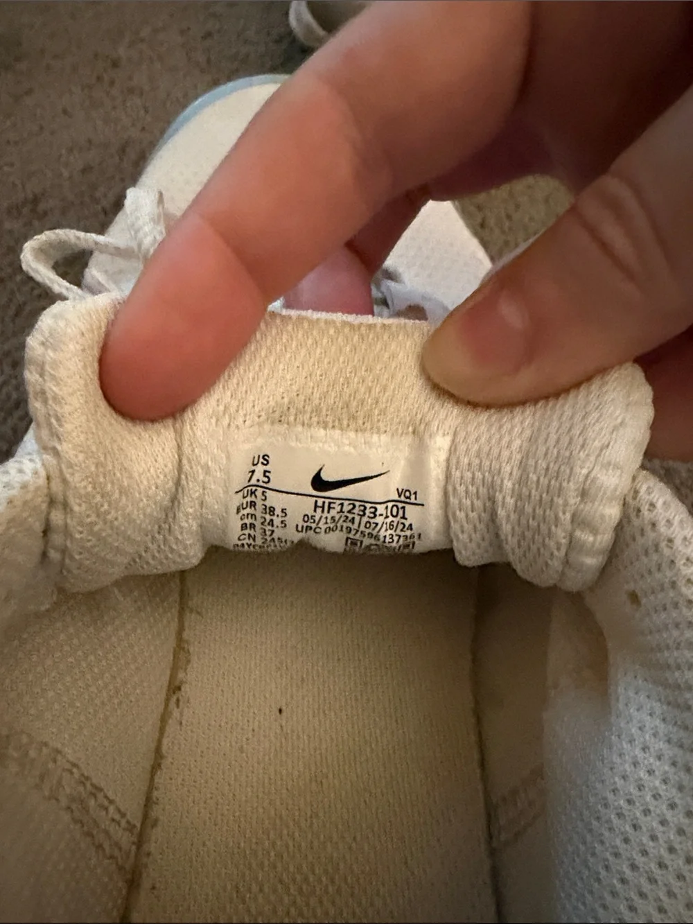 Nike White & Silver Low-Top Athletic Sneakers